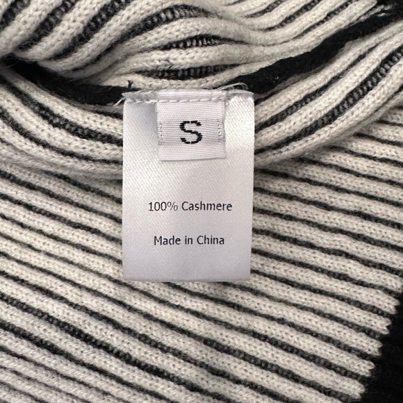 La Ligne AAA Cashmere Turtleneck, Small, Black/Cream - Picture 5 of 6